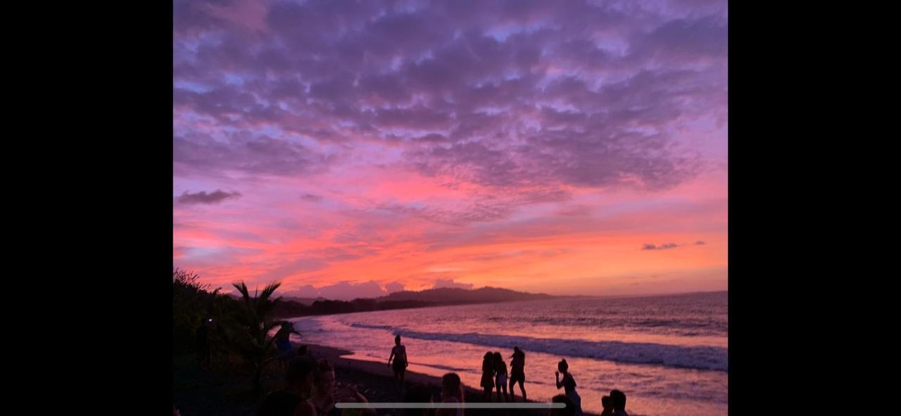 Playa Negra Brewing Beachfront Hotel Puerto Viejo de Talamanca Kültér fotó